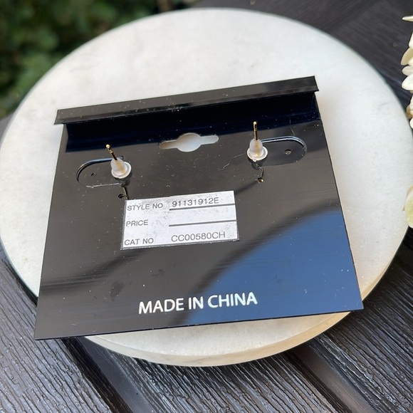 New✨ Rhinestone Earrings - Picture 8 of 8